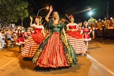 La Fiesta Nacional de Navidad congrega cada año a decenas de miles de turistas en el municipio de Leandro N. Alem.