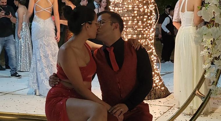 Cecilia Strzyzowski y César Sena se casaron y divorciaron días después. Foto: Facebook