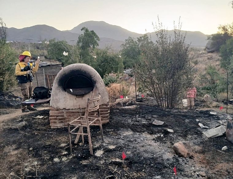 El horno de barro, origen del incendio fatal en Los Chacayes, donde una persona perdió la vida.