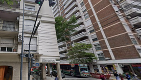 El hecho ocurrió en un edificio ubicado en la Avenida General Las Heras al 2100, entre Uriburu y Azcuénaga. El hecho ocurrió en un edificio ubicado en la Avenida General Las Heras al 2100, entre Uriburu y Azcuénaga.