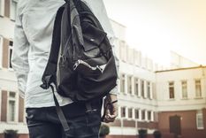 En todo el país hay una ola de amenazas en las escuelas, muchas de las cuales son falsas.