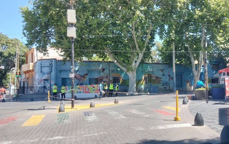 La calle Arístides Villanueva ya se encuentra cortada. La calle Arístides Villanueva ya se encuentra cortada.