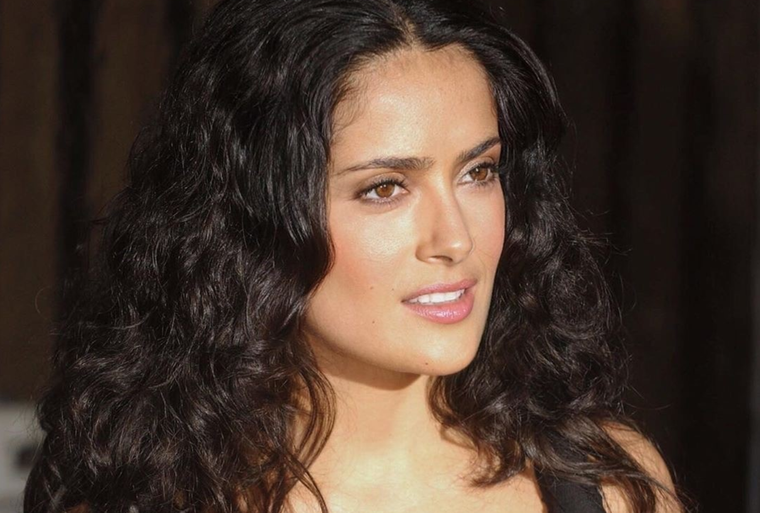 La vida de Salma Hayek es una historia de superación constante. Foto: Instagram @salmahayek