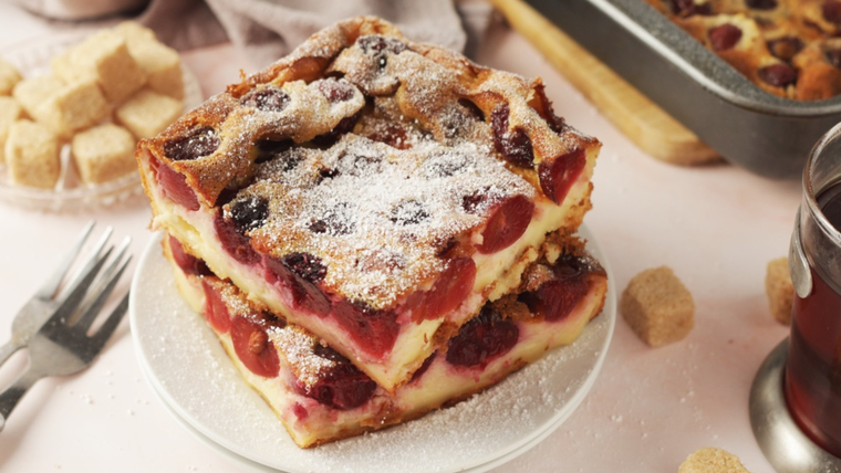 La receta de tarta de cerezas es ideal para aprovechar frutas de estación y lograr un postre casero bien colorido. La receta de tarta de cerezas es ideal para aprovechar frutas de estación y lograr un postre casero bien colorido.