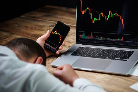 Las accionas argentinas en Wall Street y los bonos soberanos en dólares operan mayormente en rojo reflejando la incertidumbre que reina en el mercado, pese a las declaraciones de Scott Bessent y el rescate de Estados Unidos. Las accionas argentinas en Wall Street y los bonos soberanos en dólares operan mayormente en rojo reflejando la incertidumbre que reina en el mercado, pese a las declaraciones de Scott Bessent y el rescate de Estados Unidos.
