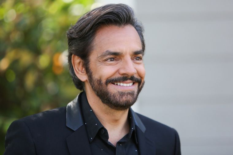 En agosto pasado, Eugenio Derbez sufrió un accidente que le produjo múltiples fracturas en el hombro derecho.
