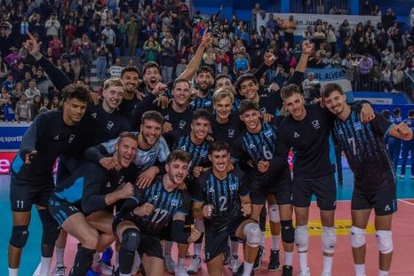Con Agustín Loser como capitán, Argentina derrotó 3-2 a Cuba y ya piensa en la Liga de Naciones de vóley. Con Agustín Loser como capitán, Argentina derrotó 3-2 a Cuba y ya piensa en la Liga de Naciones de vóley.