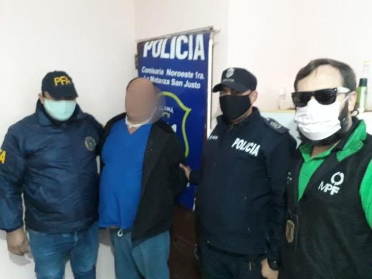 Doctor Mentira El hombre se hacía pasar por galeno y hasta recomendaba medicamentos.