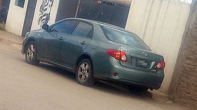 El Toyota Corolla en el que se movilizaba el Nico junto a su novia. El Toyota Corolla en el que se movilizaba el Nico junto a su novia.