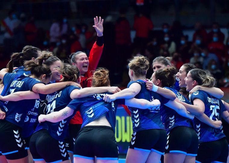 Tarde histórica en España. Foto: @CAHandball