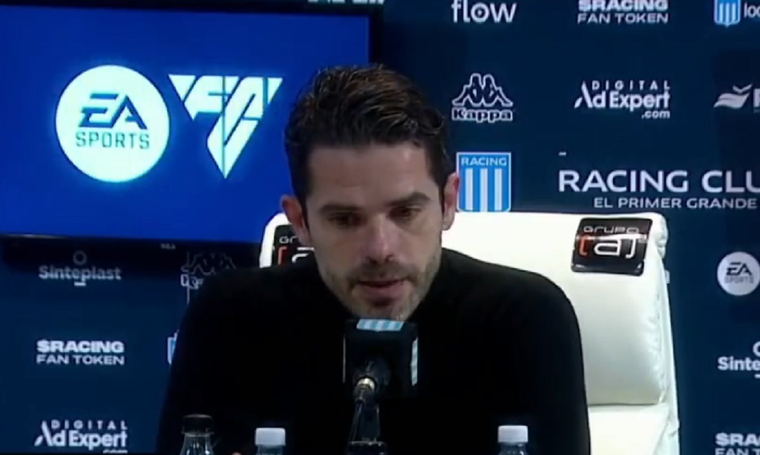 El DT enfrentó los micrófonos.