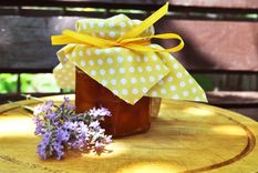 La mejor receta de mermelada de durazno con toque de lavanda.