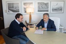 El gobernador y el ministro de Salud, Rodolfo Montero, reglamentaron la ley Foto: Gobierno