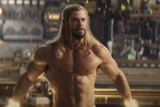CHRIS HEMSWORTH LUCE UN FÍSICO DE ACERO EN THOR: LOVE AND THUNDER Foto: MEN´S HEALTH