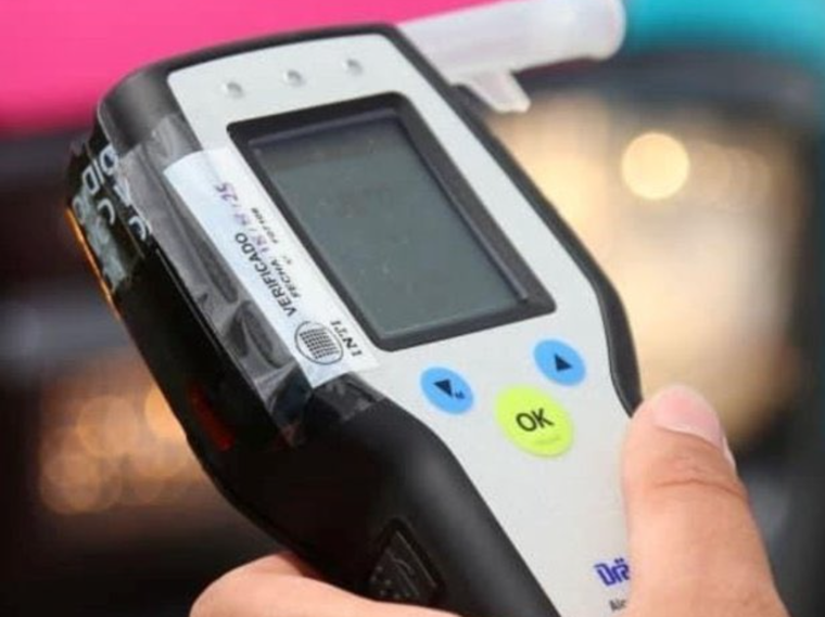 El conductor sobrepasó el límite hasta el cual puede medir el nivel de alcohol en sangre el dispositivo.