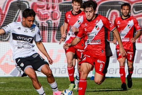 Maipú apenas empató sin goles en su estadio. Maipú apenas empató sin goles en su estadio.