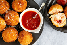 Arancini de casa: un festín de sabores sicilianos Foto: Delish