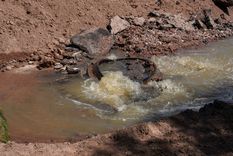 Guaymallén declaró la emergencia ambiental y sanitaria por el colapso de un colector cloacal de Aysam en las inmediaciones de calle Tirasso y Profesor Mathus. Guaymallén declaró la emergencia ambiental y sanitaria por el colapso de un colector cloacal de Aysam en las inmediaciones de calle Tirasso y Profesor Mathus.