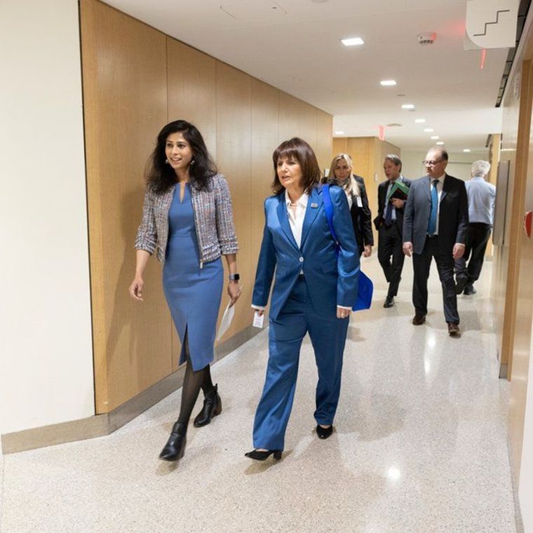 La ministra Bullrich con la funcionaria del FMI en Washington. Foto: Prensa Ministerio de Seguridad