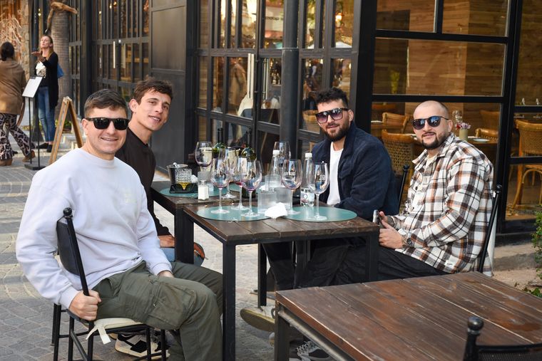 Tomás Gómez, Luciano Martínez, Fernando Guevara y Emanuel Rico. Tomás Gómez, Luciano Martínez, Fernando Guevara y Emanuel Rico.