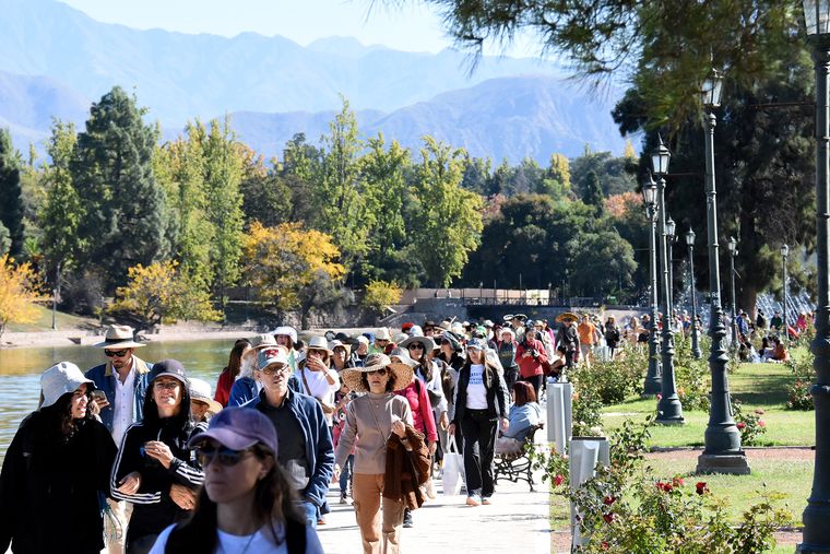 El Parque San Martín se convertirá en una gran pasarela con Mendoza Hat Walk.