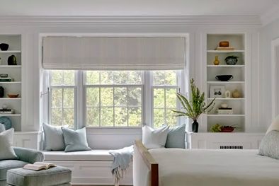 MDZol | Combinar el azul pálido con colores neutros suaves lo que se logra es un equilibrio sereno y a la vez, elegante. Foto: Diseño de interiores de Glenna Stone Interiors, Fotografía de Mark Roskams.