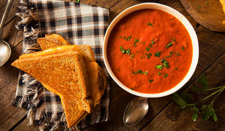 Sopa de tomate casera: receta fácil y rápida Foto: Shutterstock