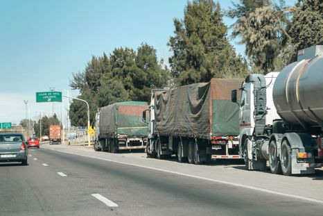 La obra en Luján de Cuyo busca dar una solución concreta a los transportistas cuando hay demoras en el cruce internacional. La obra en Luján de Cuyo busca dar una solución concreta a los transportistas cuando hay demoras en el cruce internacional.