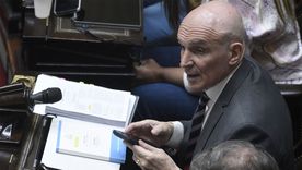 El kirchnerismo busca quitarle la presidencia a Espert de la Comisión de Presupuesto y Hacienda en Diputados. El kirchnerismo busca quitarle la presidencia a Espert de la Comisión de Presupuesto y Hacienda en Diputados.