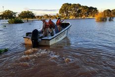 Prefectura Nacional realiza recorridas en las aguas y costas del río Uruguay para asistir o evacuar a quien así lo requiriera. Foto: Prefectura Naval Argentina