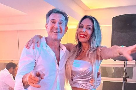 La mujer fue contundente al hablar sobre la canción. La mujer fue contundente al hablar sobre la canción.