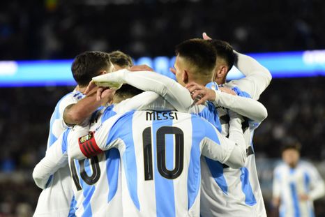 La Scaloneta ya sabe contra qué selecciones se enfrentará en junio de 2026, en los amistosos previos al Mundial. La Scaloneta ya sabe contra qué selecciones se enfrentará en junio de 2026, en los amistosos previos al Mundial.