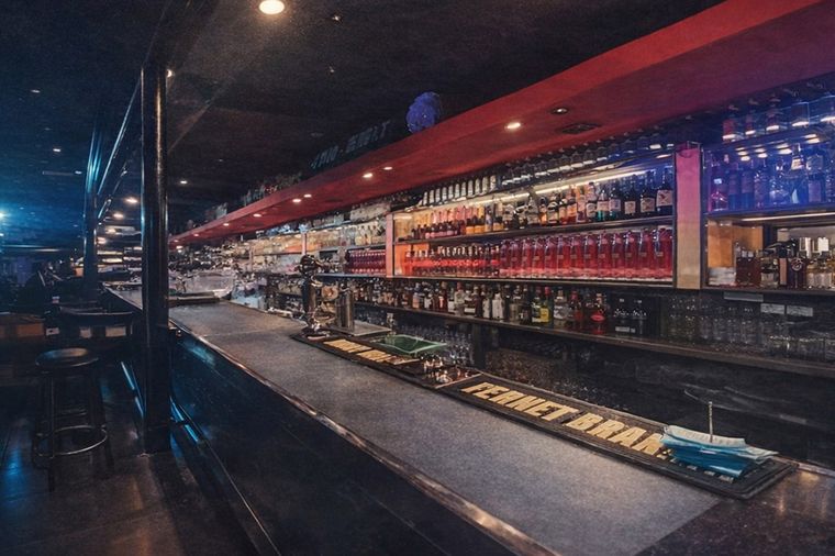 El local, identificado como “D’Lirio”, funcionaba frente al cementerio de la Recoleta.