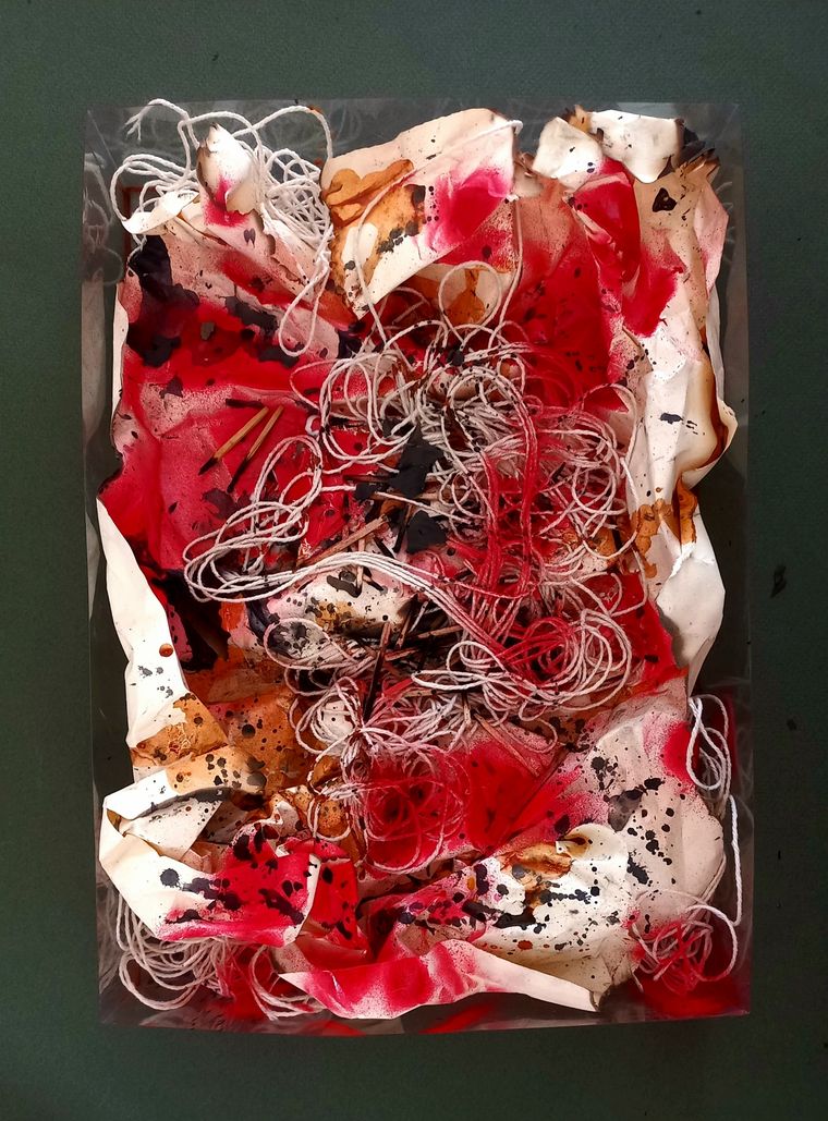 Gotcha Gaios realiza un trabajo creativo de posproducción en un proceso de invención único e irrepetible. Foto: Gentileza