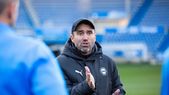 Chacho Coudet, entrenador del Deportivo Alavés, solicitó una reunión urgente para negociar su desvinculación tras la salida de Gallardo. Chacho Coudet, entrenador del Deportivo Alavés, solicitó una reunión urgente para negociar su desvinculación tras la salida de Gallardo.