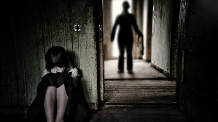 Víctima Si bien los vecinos sospechaban, la niña debió soportar abusos durante un largo tiempo.