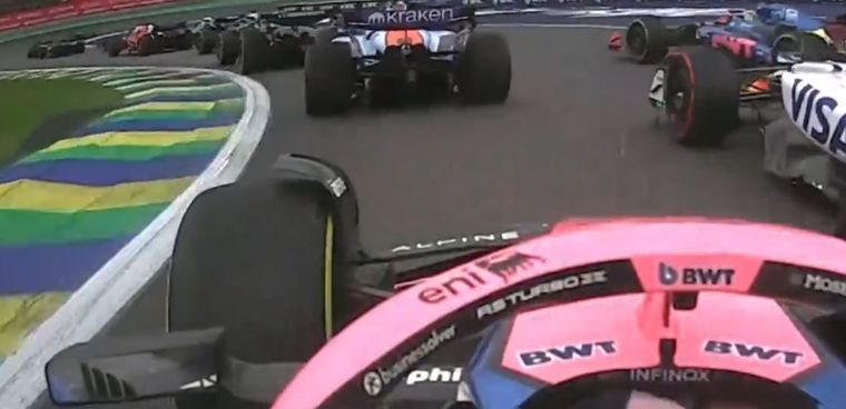 Colapinto pasó de P16 a P14 en los primeros metros de carrera, en la Sprint.&nbsp;