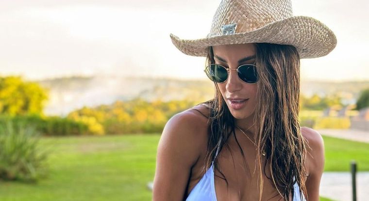 Lourdes Sánchez publicó fotos y videos de sus vacaciones en las Cataras del Iguazú La bailarina viajó junto a su pareja, El Chato Prada, y su hijo, Valentín Foto: @lourdessanchezok