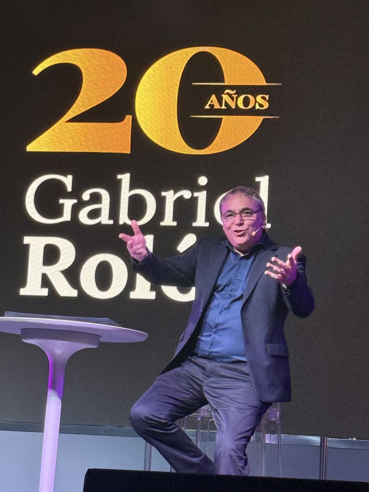 El paciente llega con una queja, un síntoma, una escena repetida, una pérdida o un conflicto amoroso en su vida. El paciente llega con una queja, un síntoma, una escena repetida, una pérdida o un conflicto amoroso en su vida.