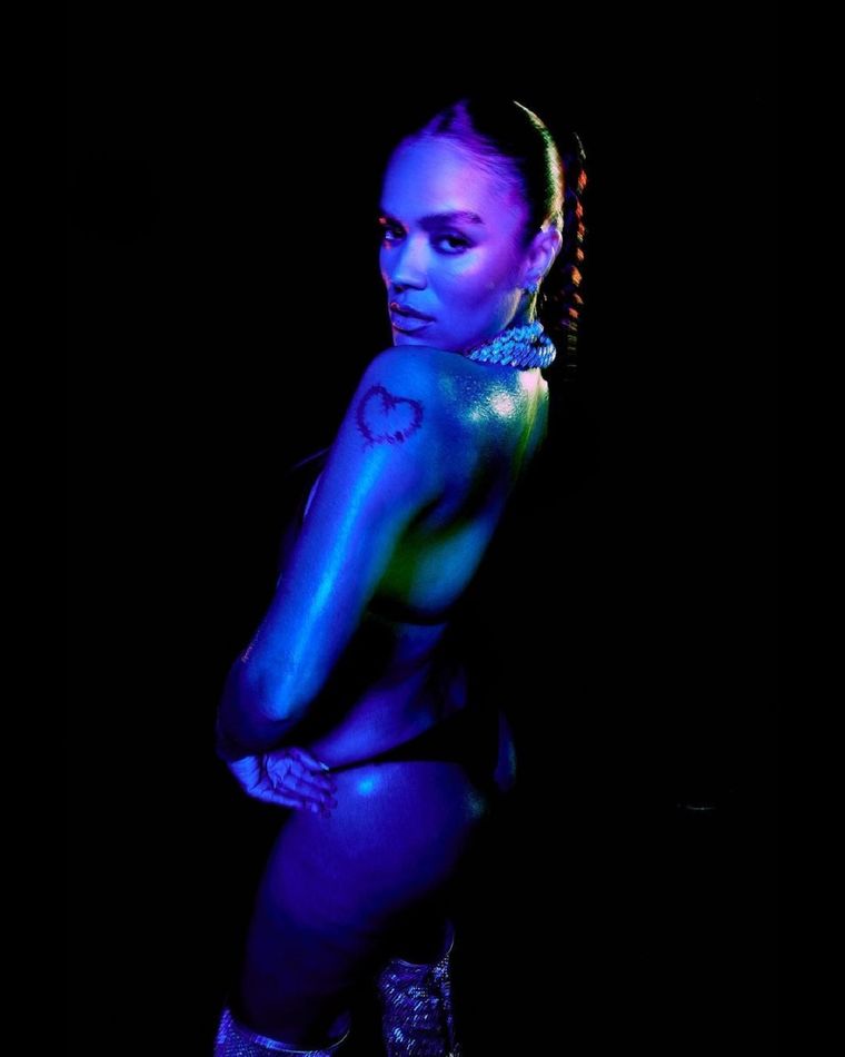 KAROL G LA CANTANTE SE PUSO CANDENTE PARA PROMOCIONAR BESTIES Foto: INSTAGRAM @KAROLG