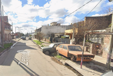 El kiosco está ubicado sobre la calle Zepellin, entre avenida Intendente Federico Pedro Russo y Cayetano Donizetti. El kiosco está ubicado sobre la calle Zepellin, entre avenida Intendente Federico Pedro Russo y Cayetano Donizetti.