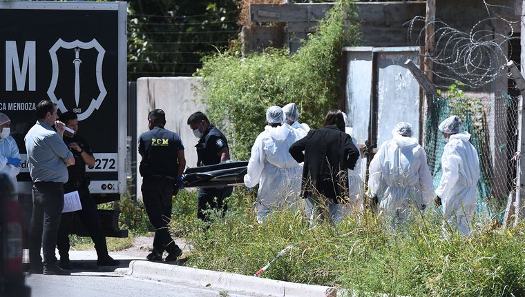 Policía científica trabajo en Las Heras. Foto: Rodrigo DAngelo / MDZ
