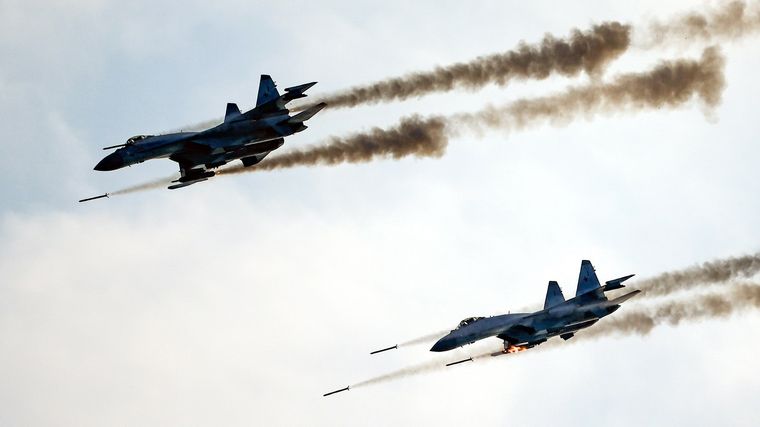 La Fuerza Aérea de Rusia atacó con misiles decenas de objetivos. Foto: Reuters