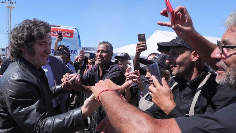 Milei llegó a la ExpoAgro en donde tendrá una charla privada con los productores agropecuarios y recorrerá la muestra Foto: Prensa Gobierno