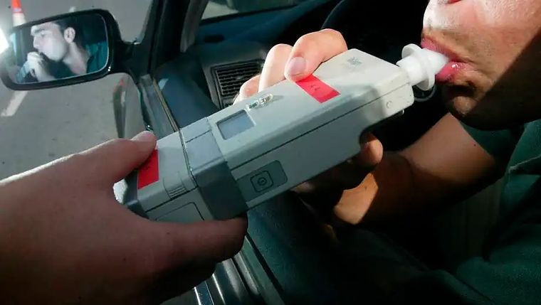 El test de alcoholemia le dio error al conductor, por lo que se estima que superaba los 3 g/l. Foto: Imagen ilustrativa / Archivo MDZ