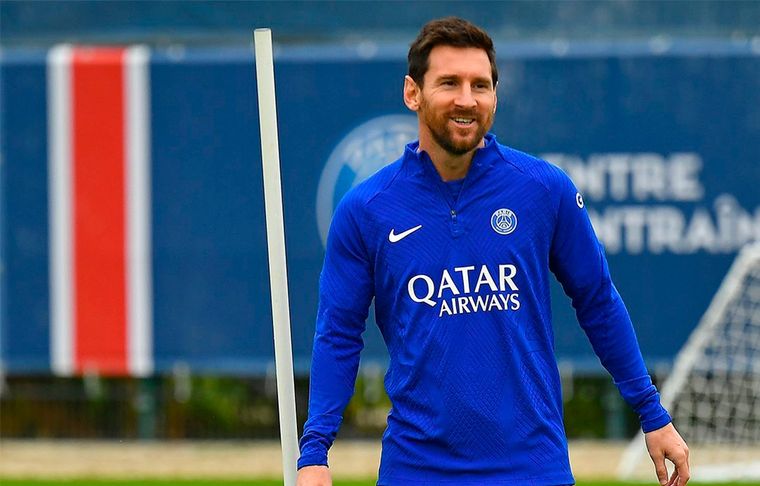 Lionel Messi Leo habría pedido retrasar la negociación por su contrato hasta 2023.