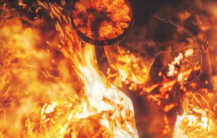 Una mezcla de combustible, el encendido de una vela y una ceremonia mística causaron el incendio (foto ilustrativa) Foto: Shutterstock