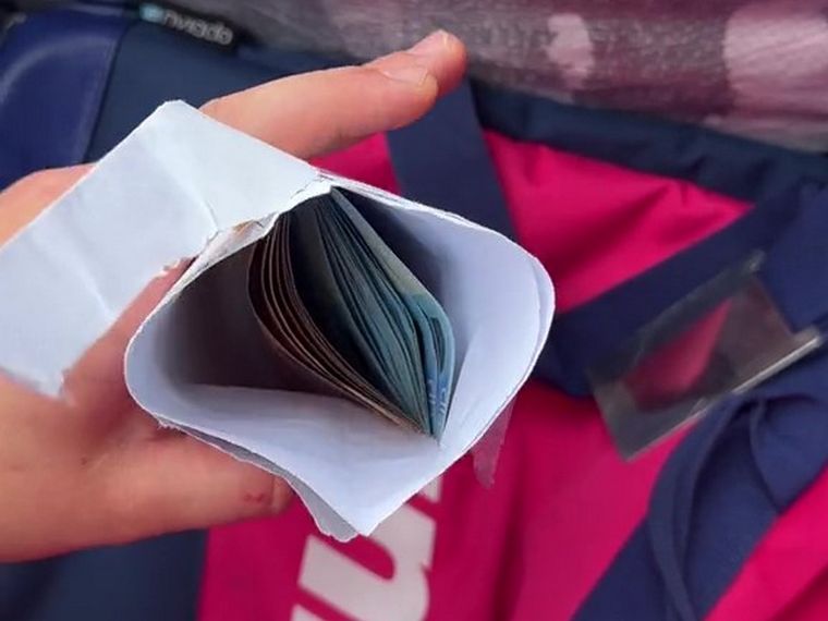 El joven cordobés compartió un video que se hizo viral en TikTok mostrando cuánto ganó lavando platos en Alemania. Foto: Captura de video TikTok @jonhy_zarate