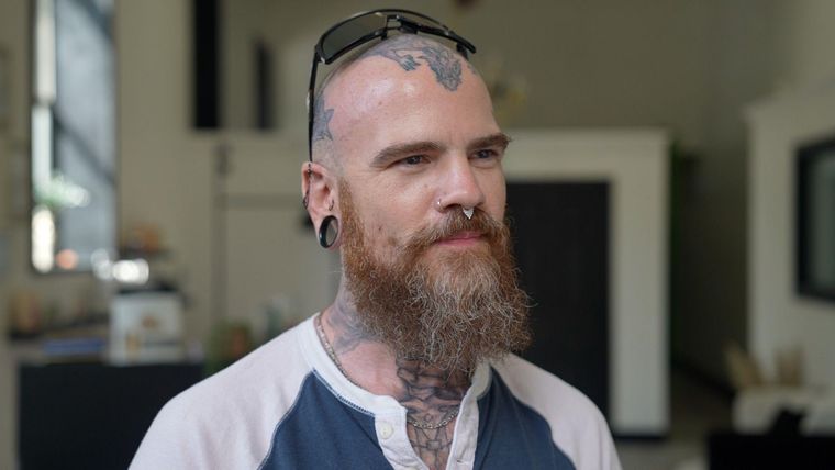 Adam Teague es uno de los pocos demócratas en la ciudad y explica que "hay una iglesia en cada calle" de Kingsport.