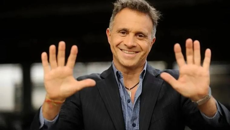 Se especula con la posible ausencia de Mica Lapegüe, hija del presentador, en los próximos días. Se especula con la posible ausencia de Mica Lapegüe, hija del presentador, en los próximos días.